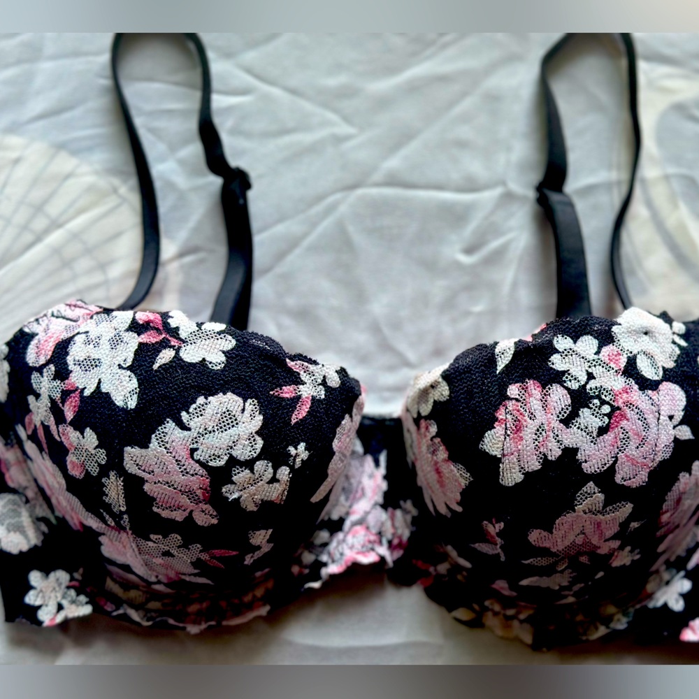 Victoria’s Secret Wire Bra